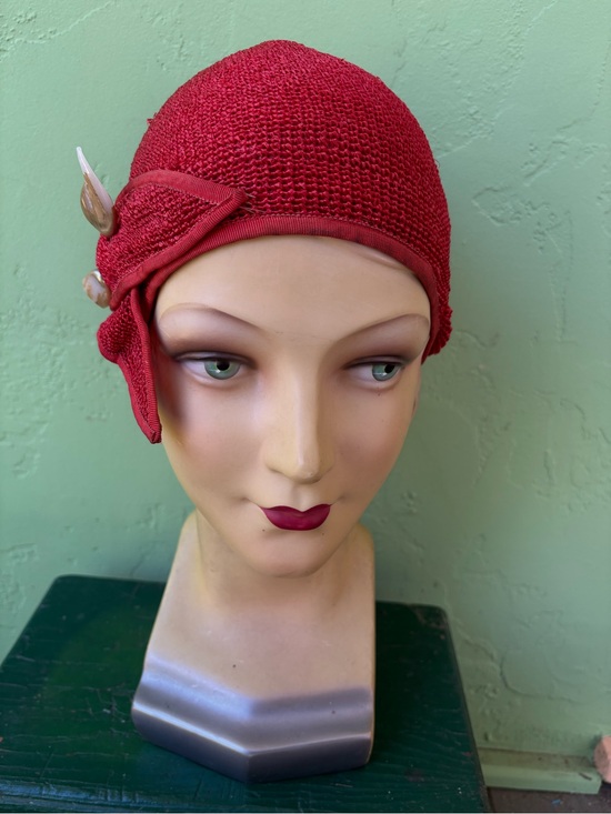 Accessories - Red Vintage 1930s Cloche Hat with Side Bow